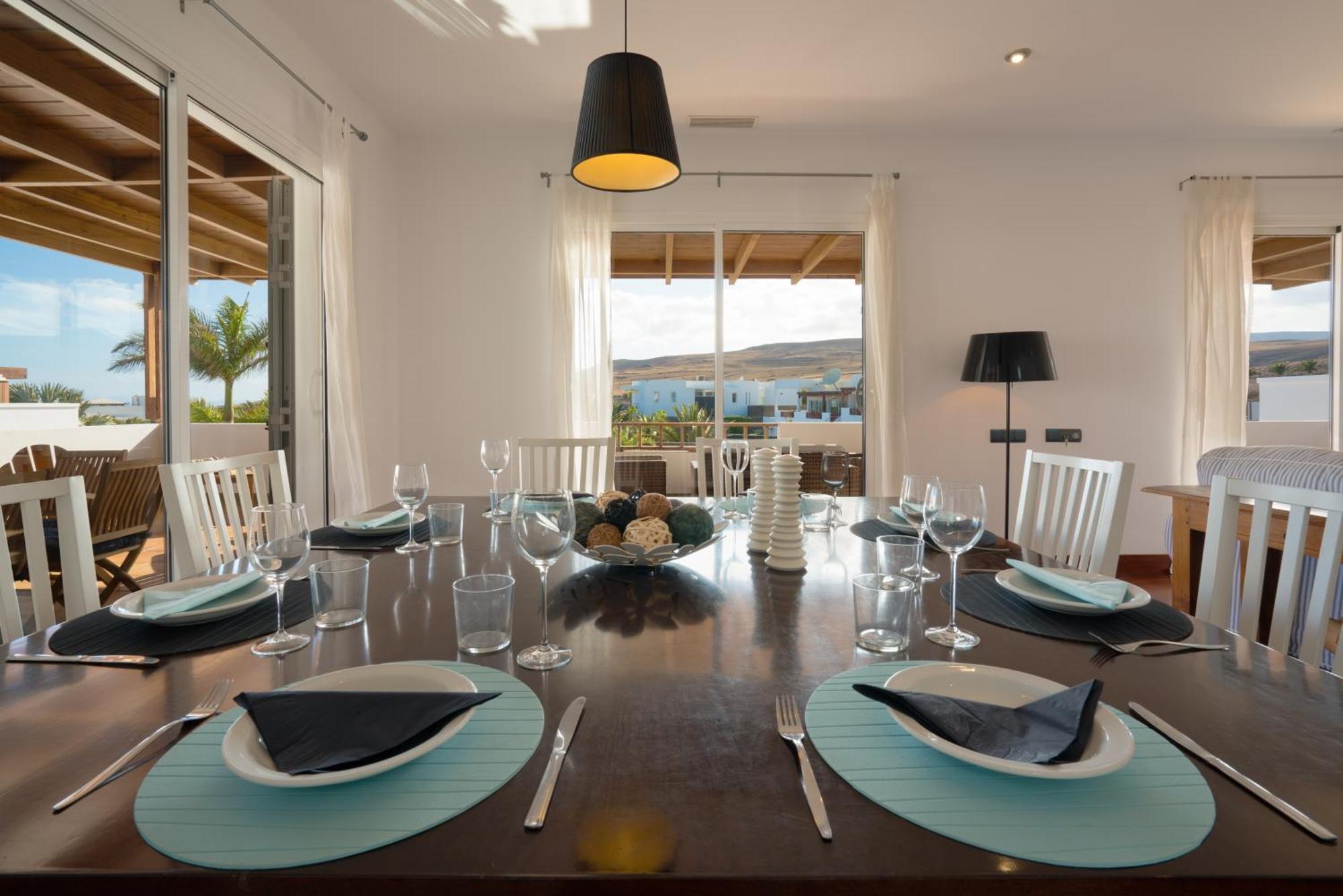 Villa Dedalos - A Luxury Large Villa With A Heated Pool In Puerto Calero Bagian luar foto