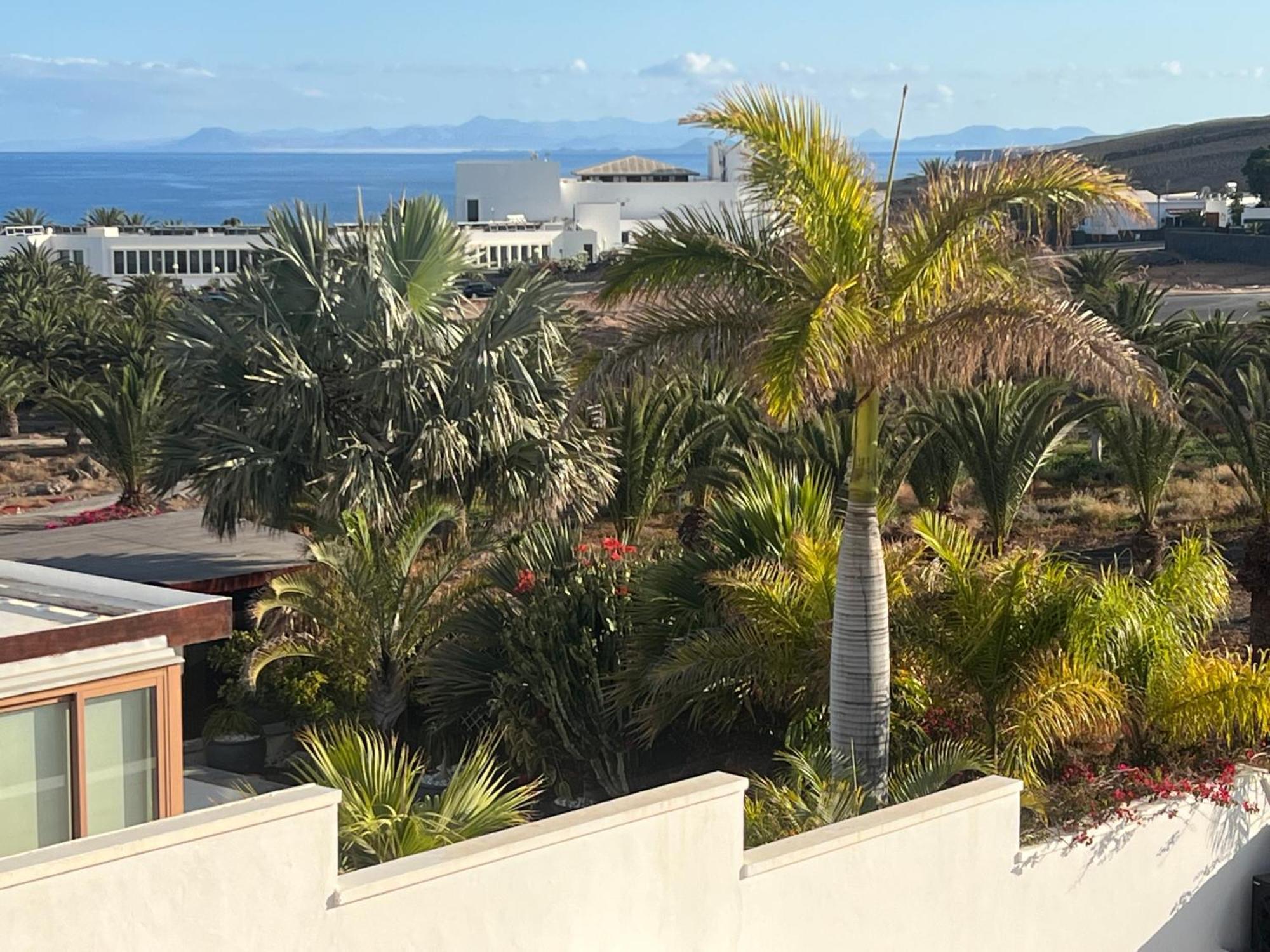 Villa Dedalos - A Luxury Large Villa With A Heated Pool In Puerto Calero Bagian luar foto