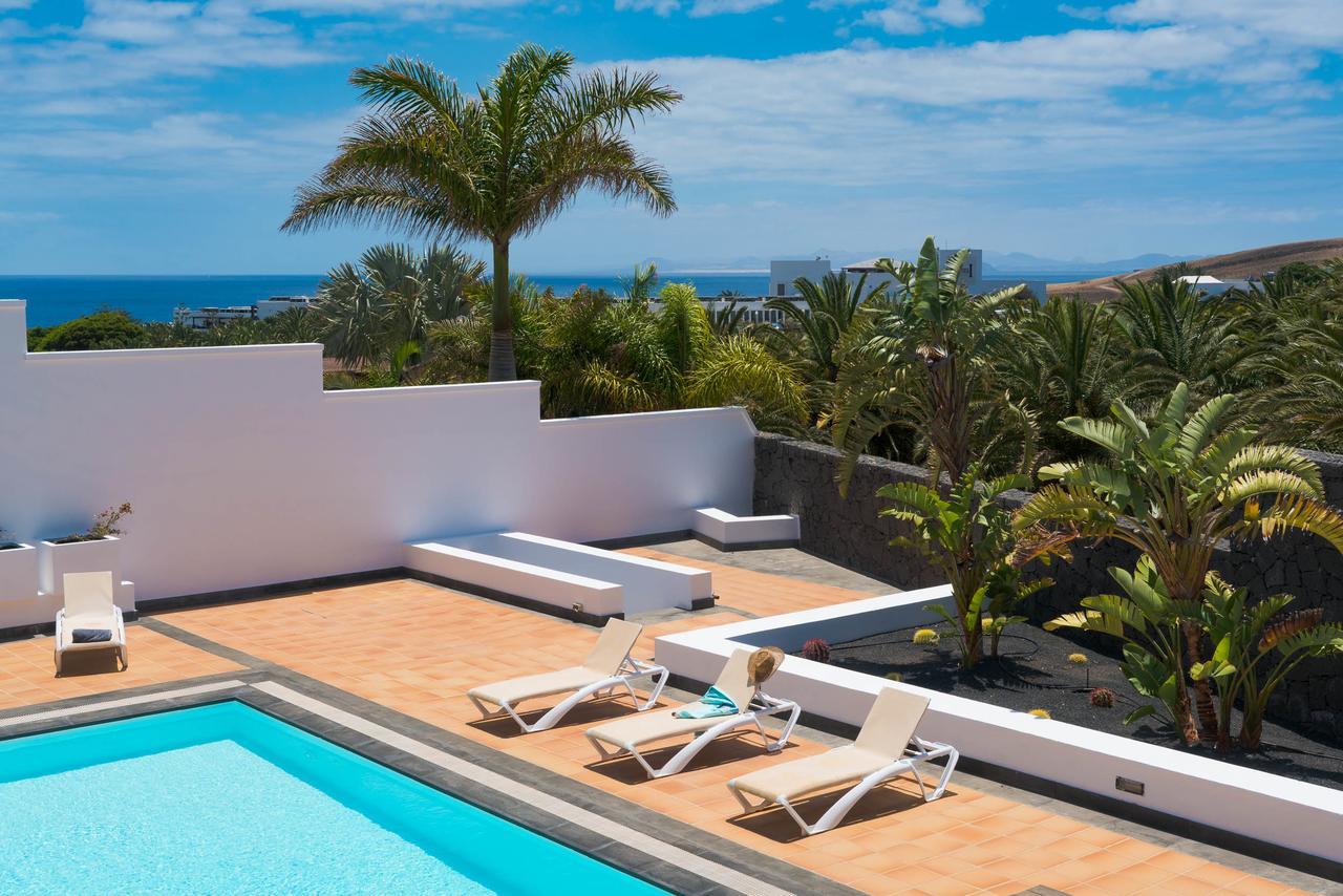 Villa Dedalos - A Luxury Large Villa With A Heated Pool In Puerto Calero Bagian luar foto