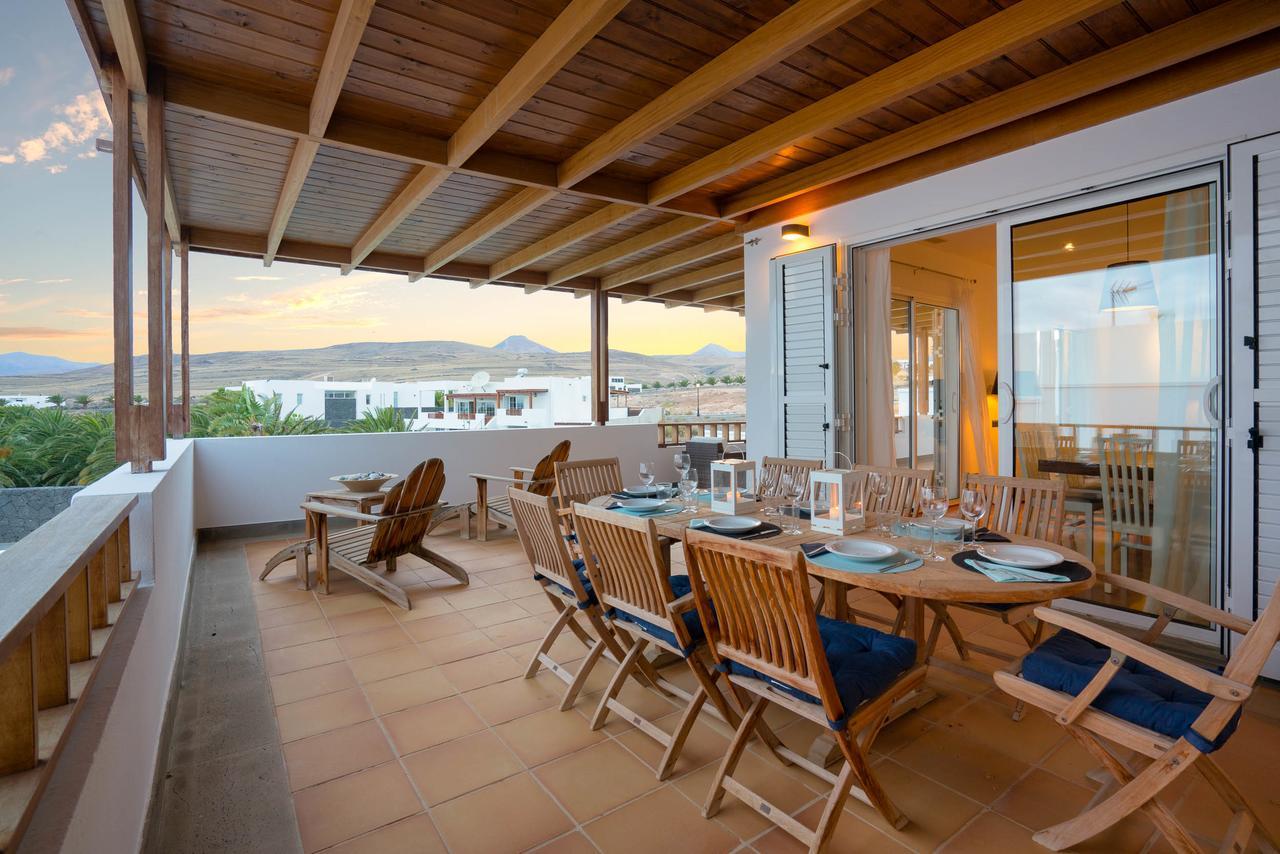 Villa Dedalos - A Luxury Large Villa With A Heated Pool In Puerto Calero Bagian luar foto