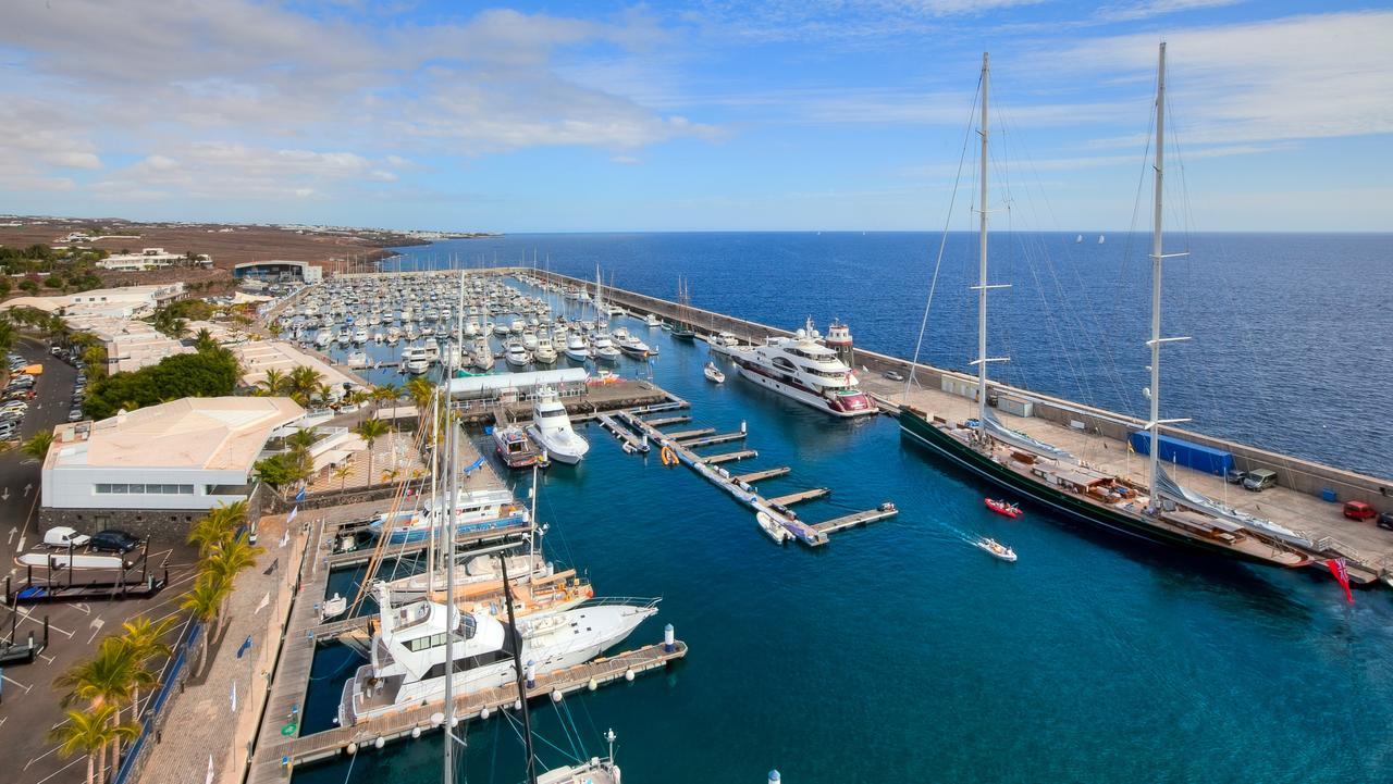 Villa Dedalos - A Luxury Large Villa With A Heated Pool In Puerto Calero Bagian luar foto